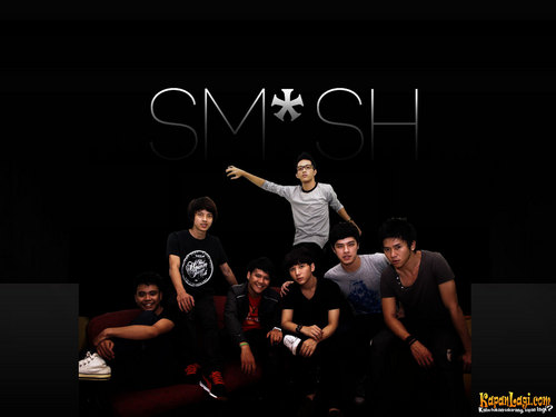 Please!follow me.i follow back you,i promise!
I am smashblast My inspired is Smash,i ♥ them.very love them.Want to meet them but when?