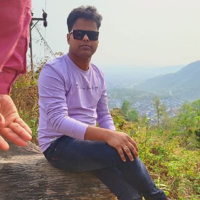 सारी दुनिया छोटी पड़___________जाती है...
लेकिन अल्लाह का घर और माँ का आंचल कभी छोटा नहीं पड़ता...💖💖💖 #CSK💛 #MSDhoni 💝#Rahul_Gandhi