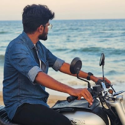 Cinema lover/Thalapathy fan/MSD/Engineering student/Seeking for attention to Rise High..