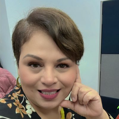 Comunicadora social con Maestría en Administración Pública.
