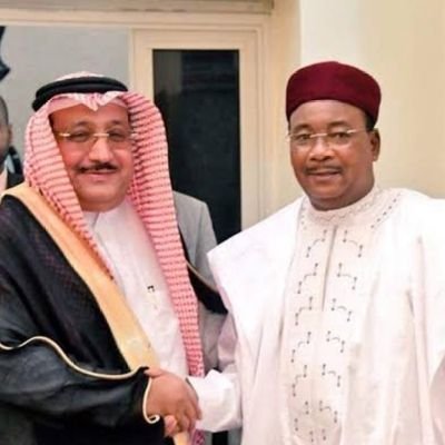 السلام عليكم ورحمة الله وبركاته
جلـــــب الحبيب محبه عامه
الصلح بين الزوجين رد المطـــــلقة
عقد اللسان علاج السحر
تنزيل الاموال استخراج الكنوز