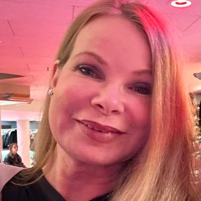 noemi_diamonds's profile picture. Jewelry designer, architect, sustainability finance expert. Sustainability and alternative investment research to make an+++++ impact