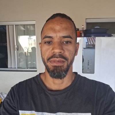 AdrianoZaffalon's profile picture. A procura de um sentido...