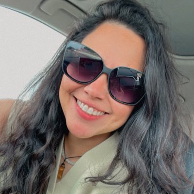 Amante de los mojitos, la poesía, las mujeres con contenido, el mar y los atardeceres!