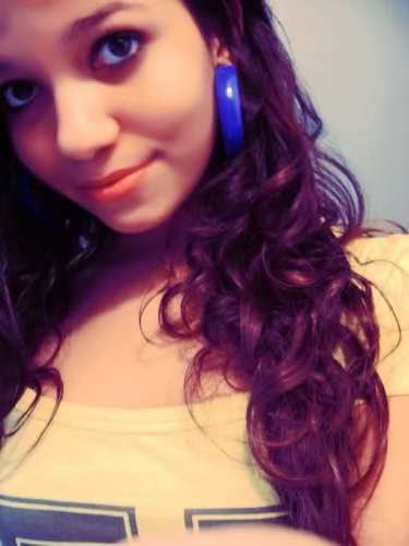 Julia_azl's profile picture. :)