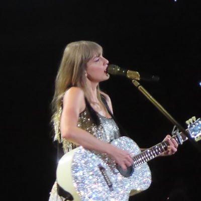 Fan account not affiliated with any celebrity 💙 30 #swiftie since 2010 🤓✨ Rep 22/06/18 🐍 Eras 18/06/24 & 16/08/24💗 GUTS 10/05/24💜 DUA 17/10/24💫