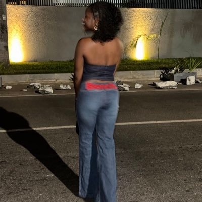 m_tinytee's profile picture. LIVE!     Music. Books. Perfume.