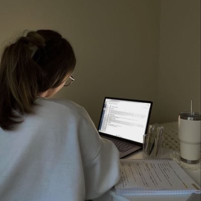 becaastudy's profile picture. #studytwtbr • Vestibulanda• Flamenguista • Justin Bieber•