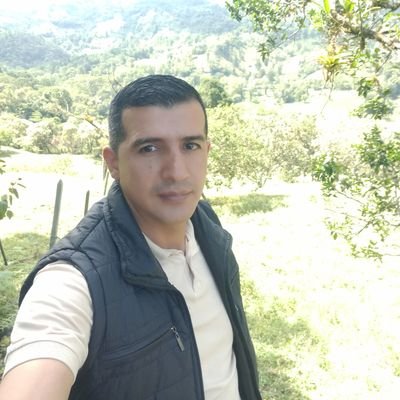 hoy seré mejor que ayer, Especialista en Análisis y Desarrollo de Software.