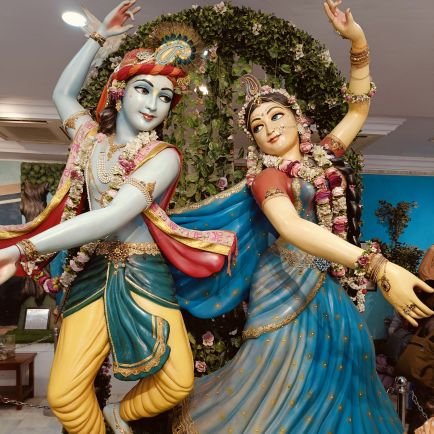 🥰प्रेम दर्शन है। प्रदर्शन नहीं.✍️🥰
तेरी याद क्यों आती है मुझे मालूम नहीं ,पर जब भी आती है, अच्छा लगता है♥️ राधे राधे जी