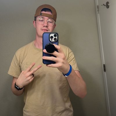 Hi, I’m Sean Ellis! Come subscribe to my OnlyFans account! I’ll do all kinds of personal requests 💕🍑💦🦶😈