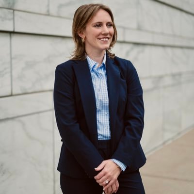 Advocate for access to higher education. West Wing enthusiast. @Penn and @BGSU alumna. Principal Gifts Officer at @JohnsHopkins