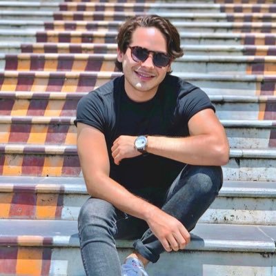 AlanSanchezV's profile picture. ACTOR/ Cirujano dentista por la UNAM/ Soy Quijote de un tiempo que no tiene edad. Juan 3:16 🇲🇽 Nacionalista, Cristiano y Taurino