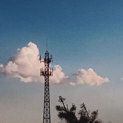 minnian605's profile picture. 🇨🇳/
age：16/
I like painting!:D🖌️⭐⭐
喜欢画画🎨🖌️，音乐🎶，手工🖐🏻
喜欢画同人/
喜欢碎碎念/
分享欲超强!!