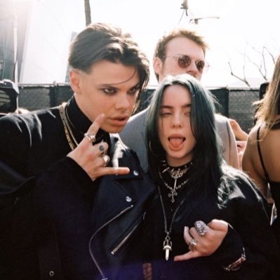 ihaveablindcat's profile picture. @billieeilish @RheaRipley_wwe milky