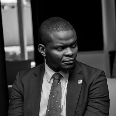 🇨🇬🇸🇳 IG : @ lucas__sg | Marketing specialist | Talent agent | Founder of @flyagencycg @yajoefm | Sports enthusiast 🏀