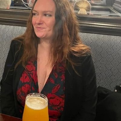 Bookworm.
Blogger.
Theatre goer.
Ravenclaw.
Single mum of 4.
Lover of Doctor Who (I mean I love it , not I'm his /HER lover *daydreams *)