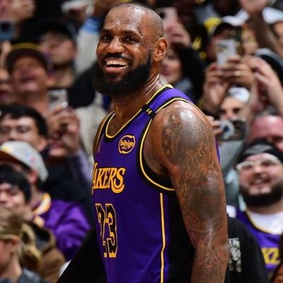 @SCInternacional @FCBarcelona @Lakers @KingJames @TeamMessi @LandoNorris