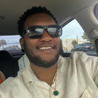 LaughsAndCooks's profile picture. 