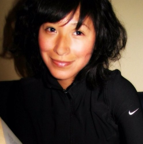 EveliaReza's profile picture. Travel addict, writing fool, and somewhat obsessed with running. Currently working towards an MBA with an emphasis in the world series.