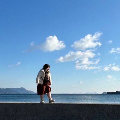 ∠夜はポ静香に🦐(学年副主任)さんのプロフィール画像