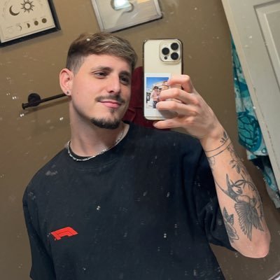 KevinDaBrown's profile picture. Kev | twitch streamer | dad of two cats and a weenie dawg