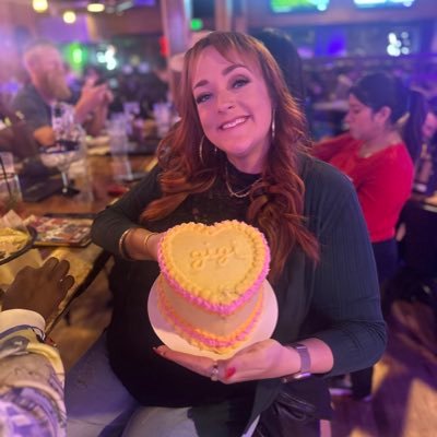 GenchyMcFly's profile picture. Probably tweeting about basketball or an existential crisis.