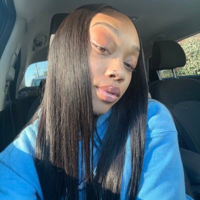 zoeelease's profile picture. i’m back | ig: @zoeelease | sjsu alumna