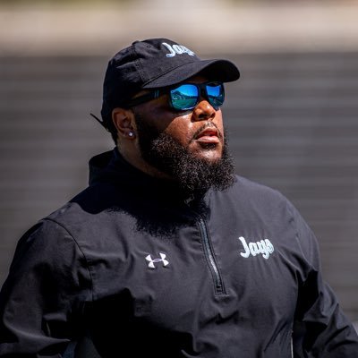 @JHU_Football Recruiting Coordinator/DL (THE HAWGS) Jeremiah 29:11 CNU Alum ⚓️ 757 is Home 📍 #PrideandPoise