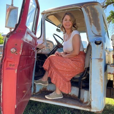 Patriot 🇺🇸 Animal & nature lover. Married with children. Faith, family & freedom. MAGA proud! No DM’s 🚫
