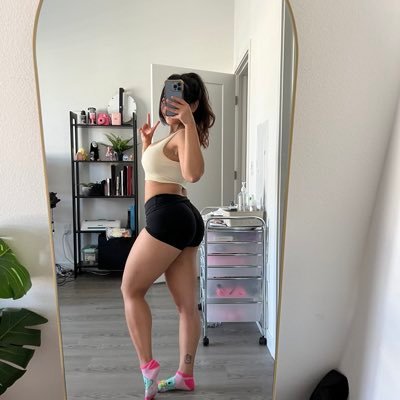 lahoo89586's profile picture. just wanna be cool with everyone 😍