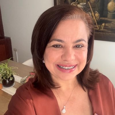 Consultora en desarrollo territorial, economía solidaria y emprendimiento con enfoque social. vallenata. convencida de que lo comunitario puede transformar.