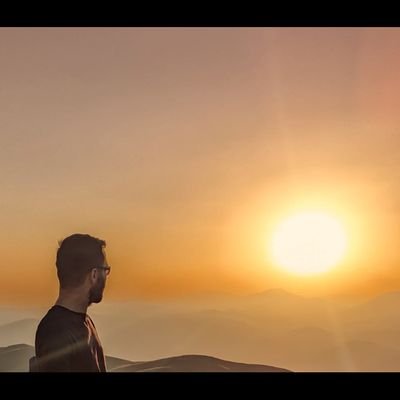 kendi istemini kendi belirleyen ve her türden boyun eğmeyi reddeden herkes dengimdir.