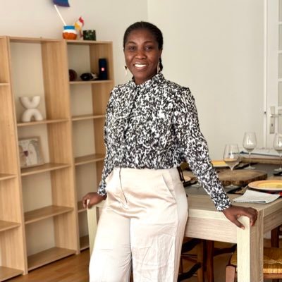 Activiste féministe LBQ, écrivaine, militante anti-raciste, communicatrice, amoureuse des femmes! 🌈👩🏿❤️👩🏾🌈