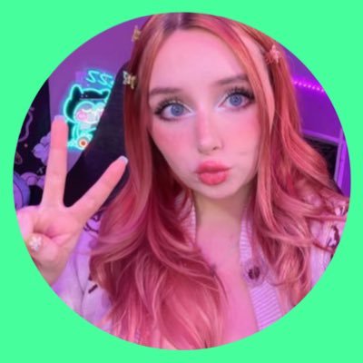 ash after dark 👋 gamer cosplayer @ashtronova 🐄🌙 my header is my baby boy Bear and he is the president of the united states 🇺🇸