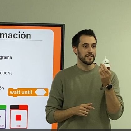 miguelangelbst's profile picture. Maestro especializado en Lenguas Extranjeras impartiendo Tecnología y Robótica  | Coordinador TIC