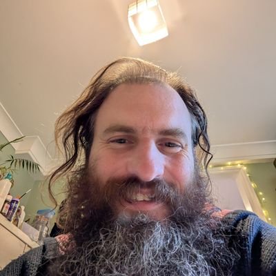 ashleyjsmills's profile picture. I like computers and stuff.