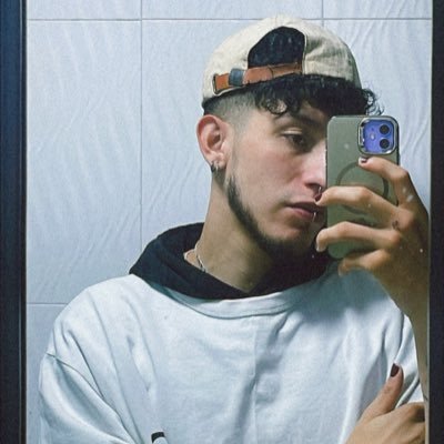 WilmerAndresGu8's profile picture. 