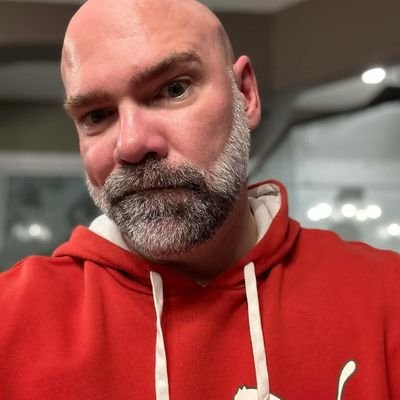 Twin🧔🏻🧔🏻 / Dermatologist/Avid🏃/Gym goer💪 /Golfer. Here to share a little of my life.