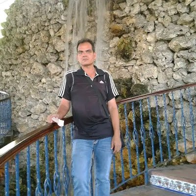 DavidOvier34376's profile picture. 