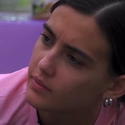 mi nutro di trash e tv che spesso sono la stessa cosa