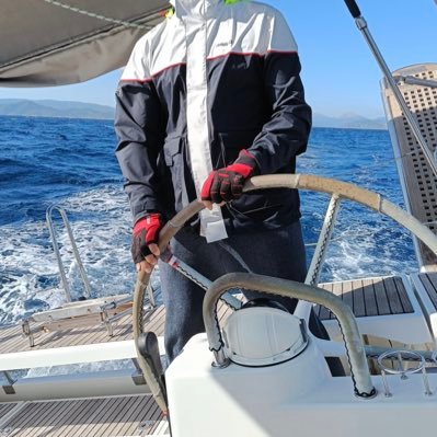 would rather be sailing but doing investment banking instead 🇺🇸🇵🇱happy to argue and learn in comments but don’t respond to DMs
