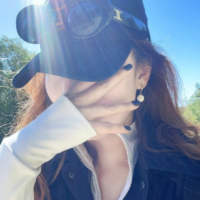 I think friendship is more important than love, but that love that grows out of friendship is the very best of all.
No Money ❌No Gift Card ❌ No Porn🔞blocked ❌