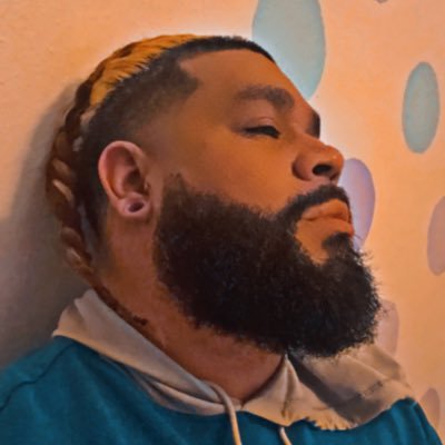 #Lakeshow #USC #RaiderNation #LABleedsBlue #Thanos Don't take my tweets too serious. Assistant to The Regional Manager at Dunder Miflin Griffyndor Alum