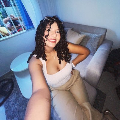 curlydan__'s profile picture. Soy adulta pero no ejerzo.