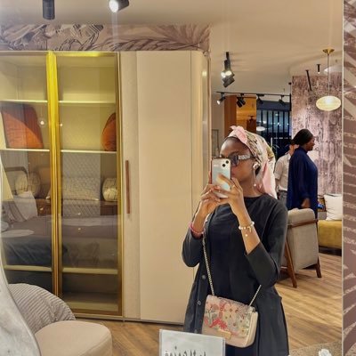 _mrym_umar's profile picture. Stay Classy 💅🏻