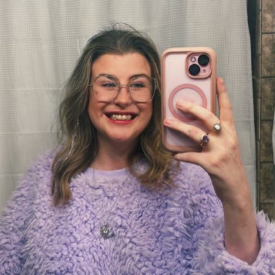 emsjordann's profile picture. •25• she/her• Maeve and Lenny's mama (they are cats)•