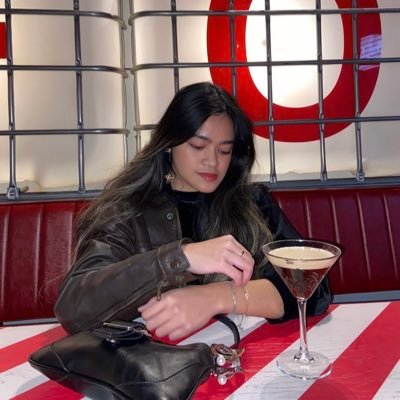 mervenurrdemirc's profile picture. 75/34