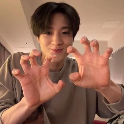 nijeee23's profile picture. loving #JENO so muchhh