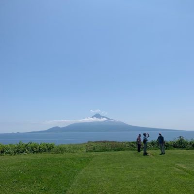 疲れている会社員。登山や旅行が趣味。転勤で4年間、札幌に住んでた時が人生の絶頂期。北海道にいつか帰りたい。札幌→東京→名古屋になったけど、相変わらず社風が犯人探しの会社で辛い。
